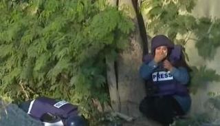 لحظة إصابة شيرين أبو عاقلة وبجانبها شذى حنايشة