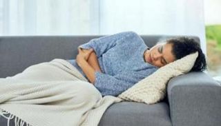 متاعب الطمث قد تعوق المرأة عن ممارسة حياتها