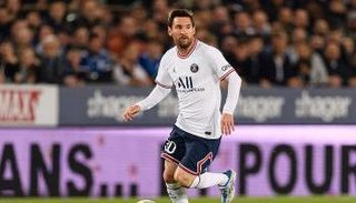 ليونيل ميسي الأعلى أجراً في الرياضيين