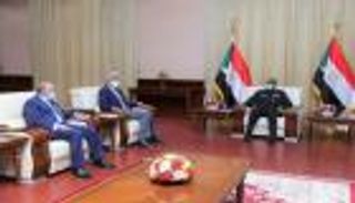 مبعوث الاتحاد الأفريقي يدعو لتشكيل حكومة مدنية وأساس دستوري بالسودان