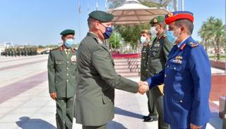 جانب من استقبال المسؤول اليوناني