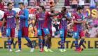  هل يستهدف صلاح؟.. مدرب برشلونة يطلب 8 صفقات صيفية