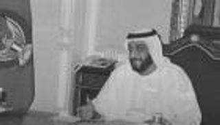 قائد "مرحلة التمكين".. الإمارات تزهو باقتصاد عملاق في عهد خليفة بن زايد