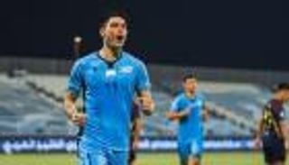 "البصق" يورط لاعب أرجنتيني في الدوري الإماراتي