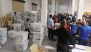   انتخابات برلمانية شاملة في لبنان.. 15 دائرة تنتخب 128 نائباً