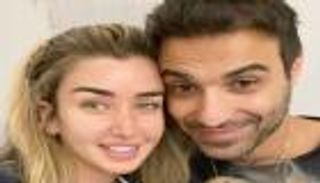 رسائل حب وغزل متبادلة بين هنا الزاهد وزوجها أحمد فهمي