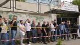 نسبة اقتراع "ضعيفة" في انتخابات لبنان.. فماذا تحمل الساعات المقبلة؟