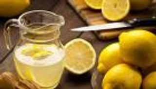 هل تعتقد أن شرب الماء والليمون يفيد الإنسان؟.. إليك الحقائق الصادمة