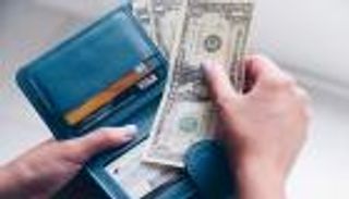 دراسة صادمة: النقود أكثر أمانا من بطاقات الائتمان أثناء جائحة كورونا