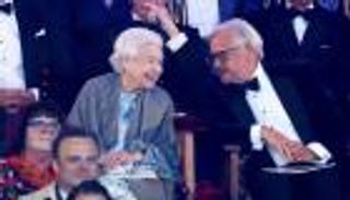 غابت عن البرلمان وحضرتها.. فعالية تداوم عليها "إليزابيث" منذ 79 عاما (صور)