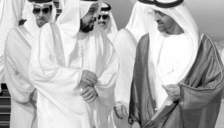 الشيخ محمد بن زايد وسلفه الراحل خليفة بن زايد