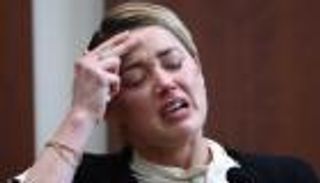 آمبر هيرد تتوسل إلى جوني ديب: "اتركني بحالي"