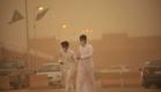 الغبار في السعودية.. الأرصاد تحذر من رؤية شبه منعدمة