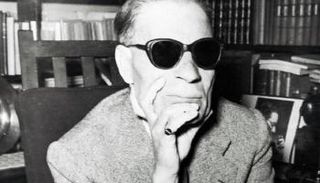 عميد الأدب العربي طح حسين