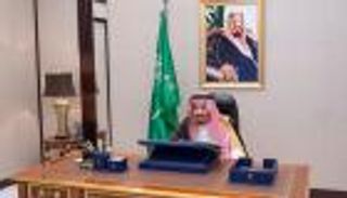 الملك سلمان يترأس مجلس الوزراء بعد خروجه من المستشفى