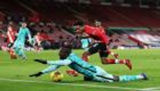 ما هي القنوات الناقلة لمباراة ساوثهامبتون وليفربول في الدوري الإنجليزي؟