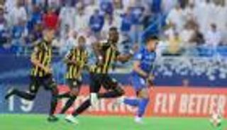 كلاسيكو الدوري السعودي.. هل اختار الاتحاد حكم مباراته ضد الهلال؟