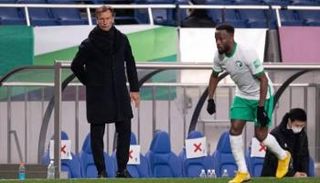رينار مدرب المنتخب السعودي يواسي فهد المولد