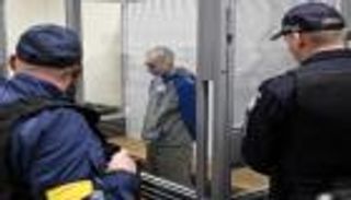 طلب "الصفح" من أرملة.. أوكرانيا تحاكم أول جندي روسي