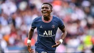 من هو إدريسا جاي؟