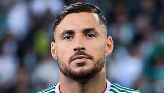 النجم الجزائري يوسف بلايلي