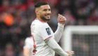 بين البقاء والرحيل.. مدرب بريست يحسم موقفه من يوسف بلايلي