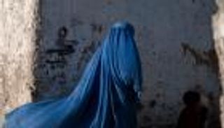 قيود طالبان تصل مذيعات التلفزيون.. هذا الأمر "محرم" 