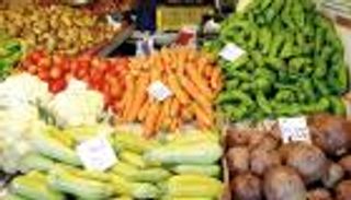 انهيار أسعار السلع بـ40 % في الجزائر.. 4 أسباب وراء السقوط الحر