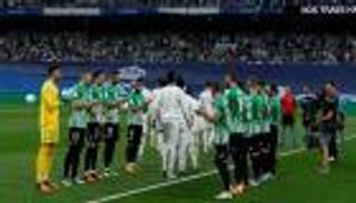 الممر المزدوج.. اختراع كروي في مباراة ريال مدريد وبيتيس (فيديو)