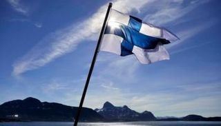 علم فنلندا - أرشيفية