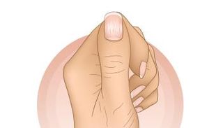 أسباب ظهور بقع بيضاء على الأظافر 