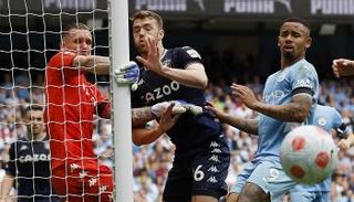 من مباراة مانشستر سيتي وأستون فيلا