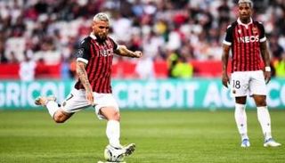 أندي ديلور لاعب نيس الفرنسي