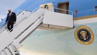 لحظة وصول بايدن إلى العاصمة اليابانية طوكيو- الفرنسية