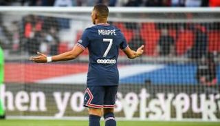 كيليان مبابي مهاجم باريس سان جيرمان