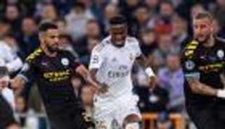 "لن يقدر عليه".. زميل هازارد يبرز قوة نجم ريال مدريد من بوابة محرز