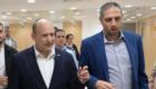 رفيق درب وكاتم أسرار رئيس الوزراء الإسرائيلي يستقيل من منصبه