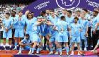 لمن فاته.. شاهد احتفالات مانشستر سيتي وميلان في ليلة للتاريخ (فيديو)