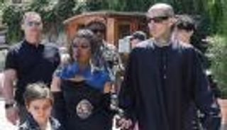 الليلة.. كورتني كارداشيان تحتفل لثالث مرة بزفافها (صور)