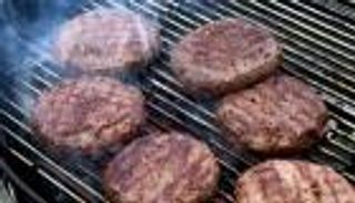 "لحوم البقر" غير صديقة للمناخ.. انبعاثات كبيرة من "الهامبورجر"
