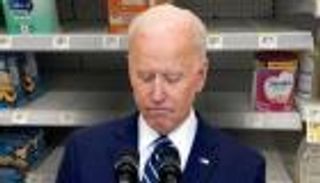 أزمة حليب الأطفال في أمريكا.. أسرار "ورطة" بايدن