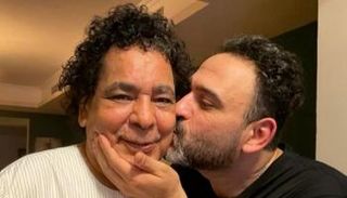 أكرم حسني مع محمد منير