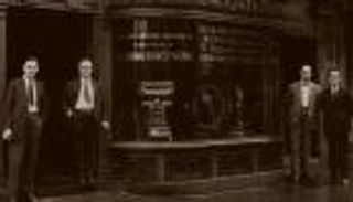 رحلة IBM.. كيف ابتكر عملاق الكمبيوتر أول آلة سحب أموال في التاريخ؟