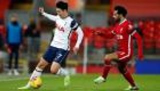 هداف الدوري الإنجليزي.. دعابة تورط محمد صلاح في "رشوة ساخرة" (فيديو)