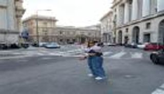 هدى الإتربي تحتفل مع جماهير ميلان ببطولة الدوري الإيطالي (فيديو) 