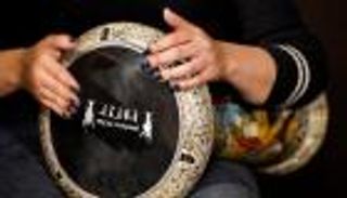 "الراقصة والطبال".. "رمز الفجور" تتمرد على القواعد السائدة