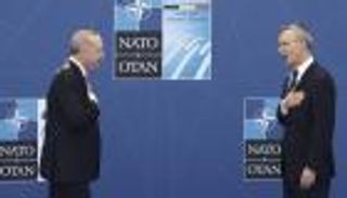 "تبييض الصفحة".. فنلندا والسويد تطرقان باب الناتو في أنقرة