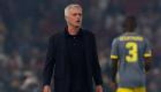 نهائي دوري المؤتمر.. مورينيو يتلقى صدمة بعد 17 دقيقة