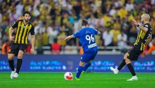 خسارة الاتحاد تشعل الدوري السعودي