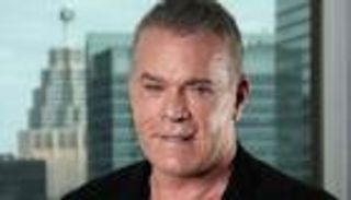 وفاة النجم الأمريكي راي ليوتا أثناء تصوير فيلم